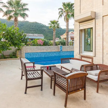 Mo Daily Weekly Villa *